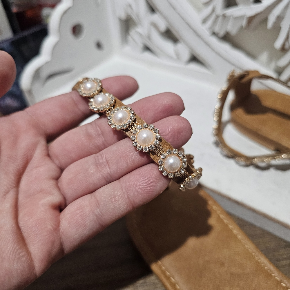 NEW Boutique Elegant Tan Sandals with Pearl Embellishments & Rhinestones Women 7 - Picture 3 of 7